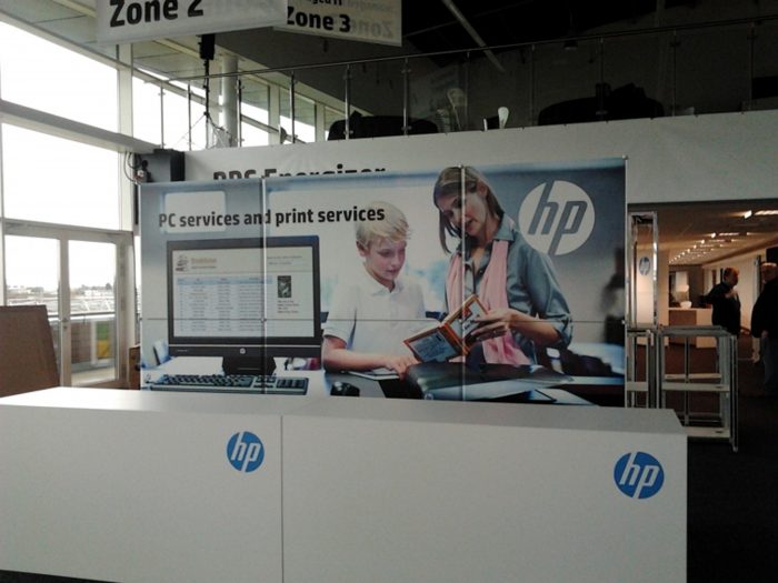 Leitner_1 graphic panels and desk